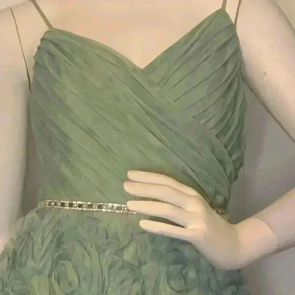 Say Yes To The Prom Juniors 3D Rosettes Skirt Shirred -Top Gown Prom Dress. - Picture 12 of 16